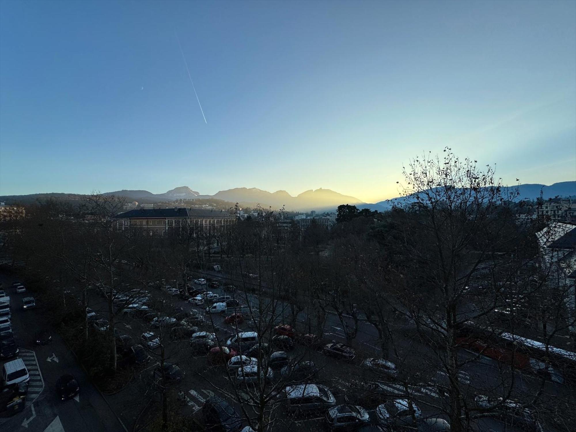 Logement Autour De Moi * * * * * Chambery Ngoại thất bức ảnh