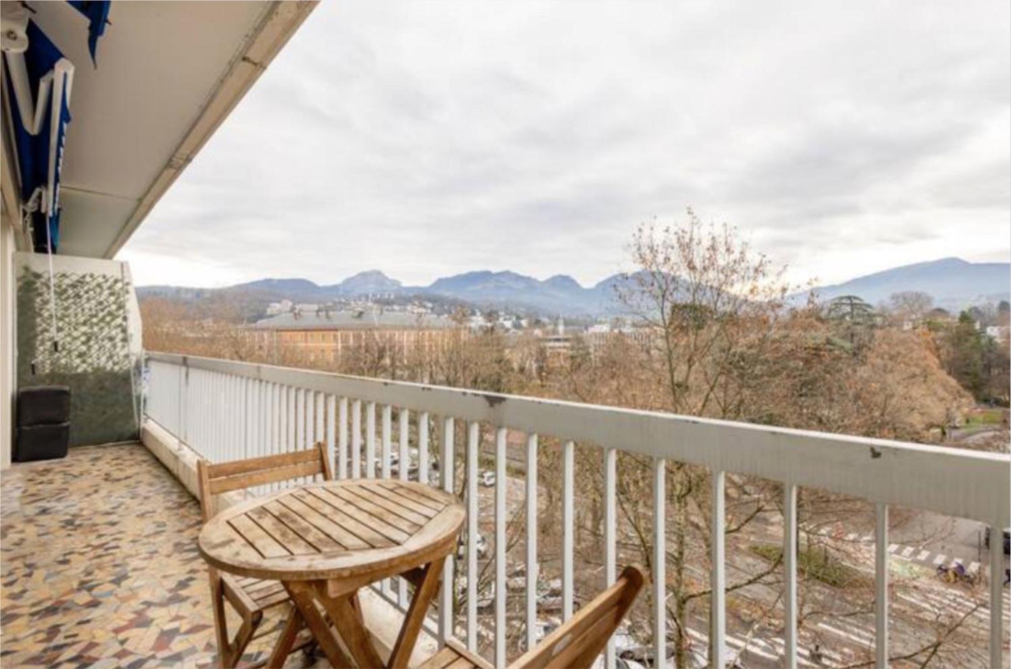 Logement Autour De Moi * * * * * Chambery Ngoại thất bức ảnh