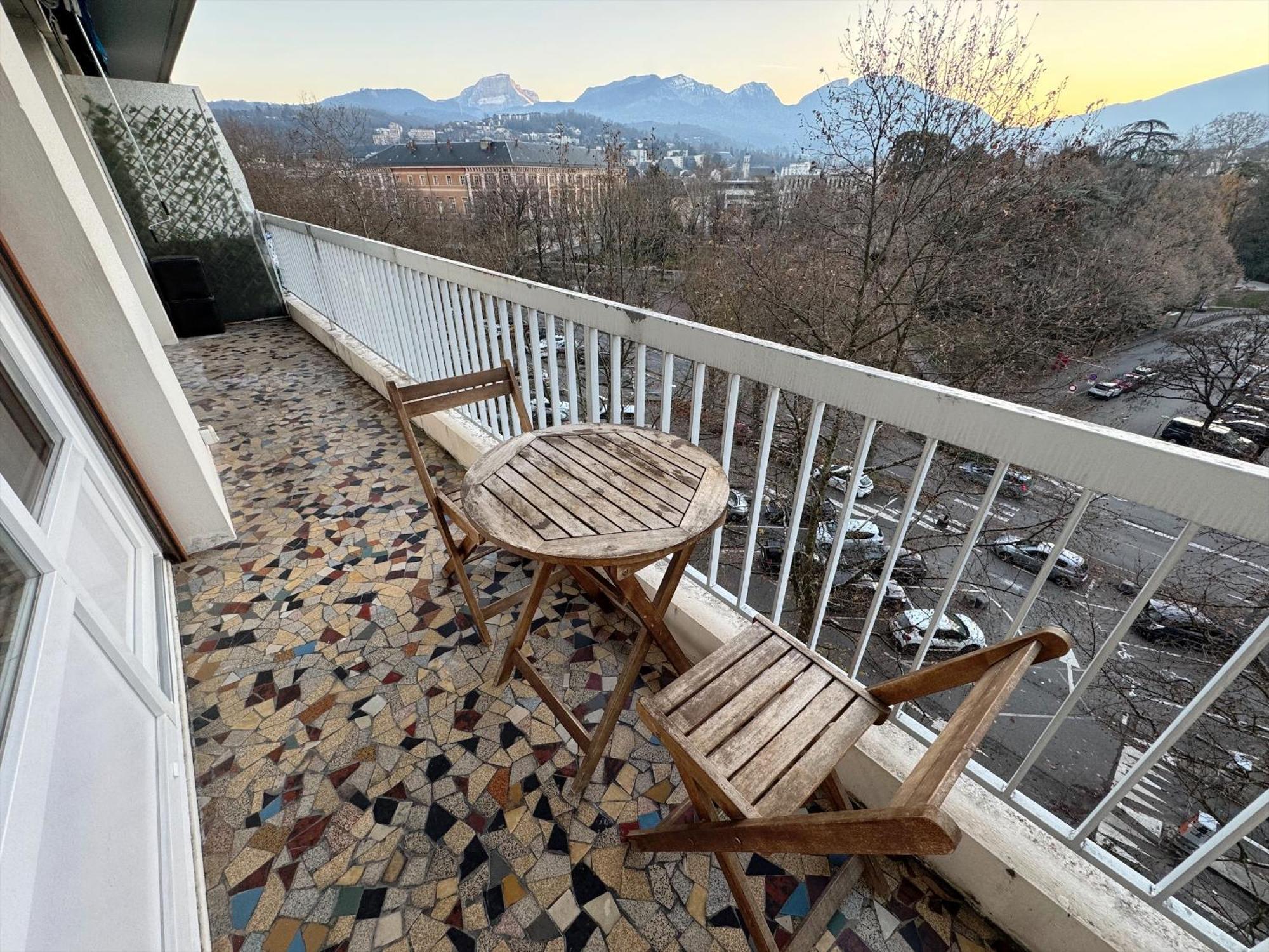 Logement Autour De Moi * * * * * Chambery Ngoại thất bức ảnh