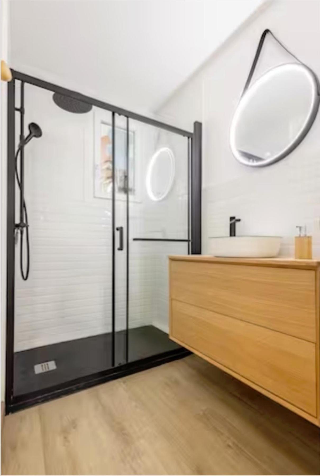 Logement Autour De Moi * * * * * Chambery Ngoại thất bức ảnh