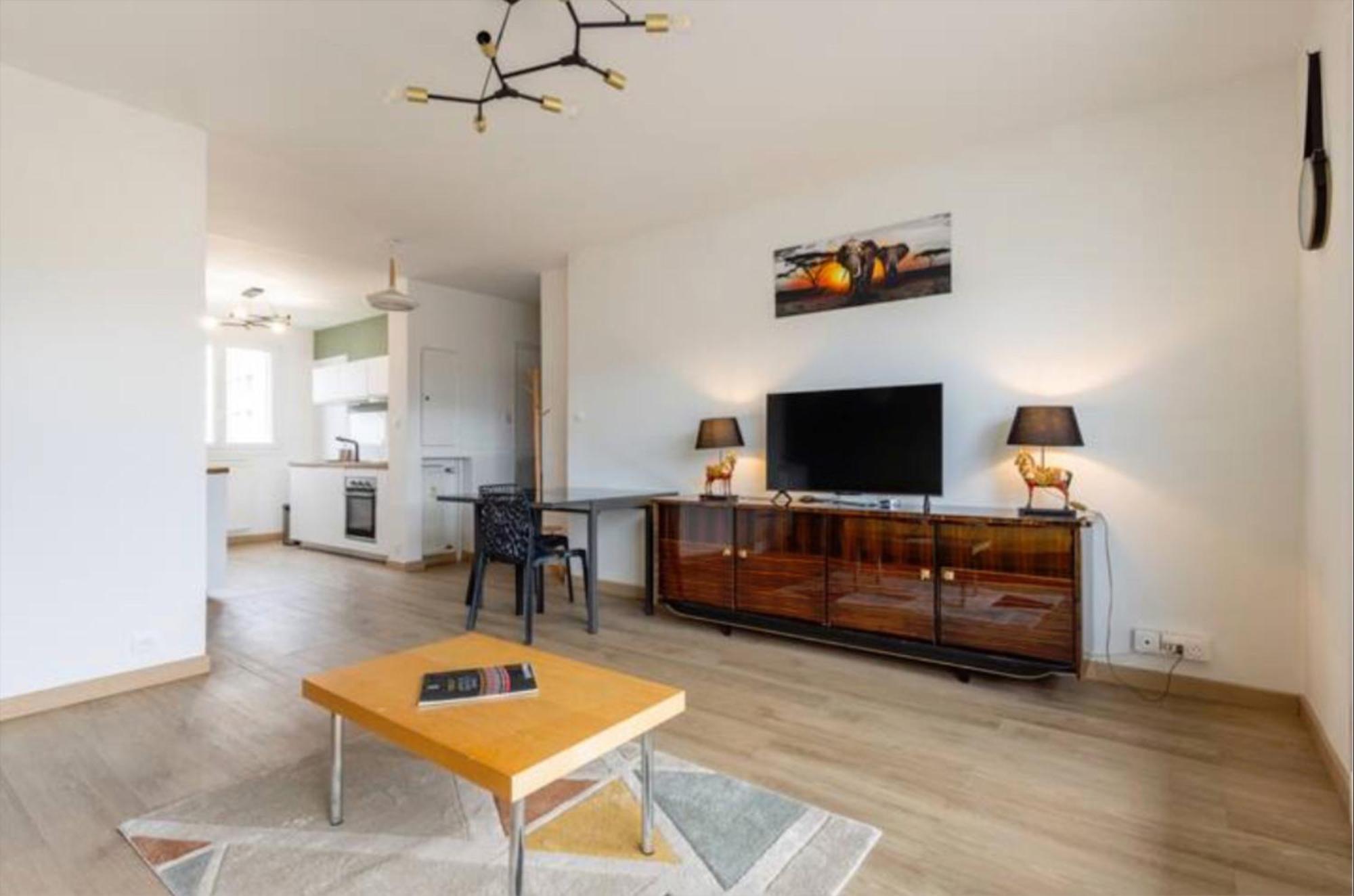 Logement Autour De Moi * * * * * Chambery Ngoại thất bức ảnh
