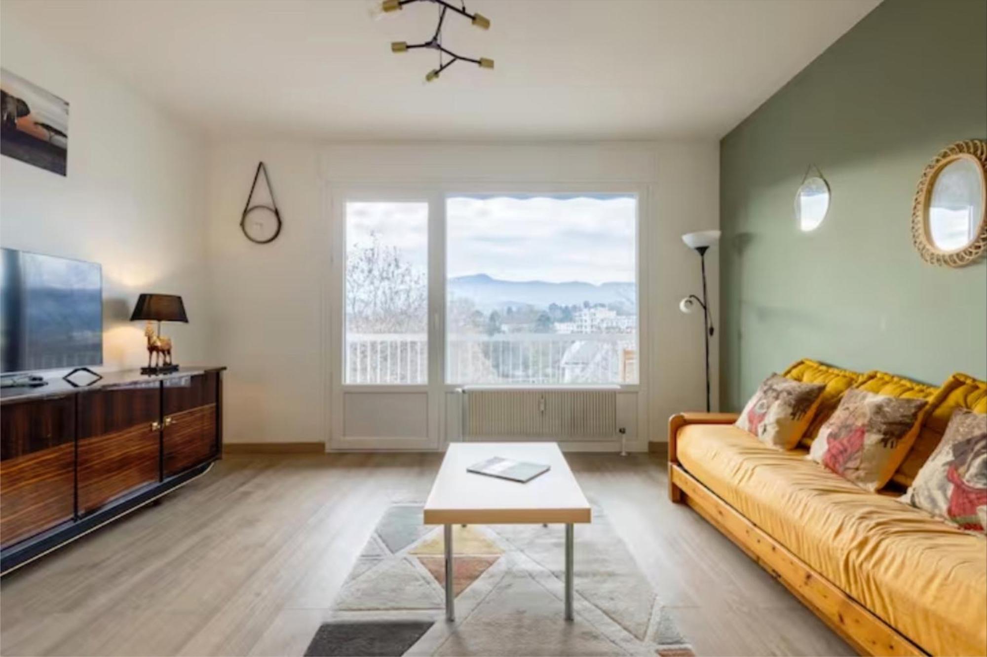 Logement Autour De Moi * * * * * Chambery Ngoại thất bức ảnh